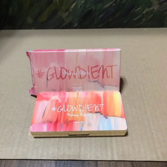 Touch in SOL Glowdient Highlighter Palette - Picture 2 of 2
